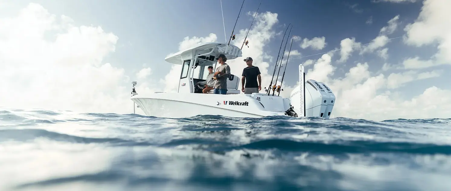Official boat-builder photograph | Wellcraft 243 Fisherman Reworks the 7.42m Offshore Centre Console
