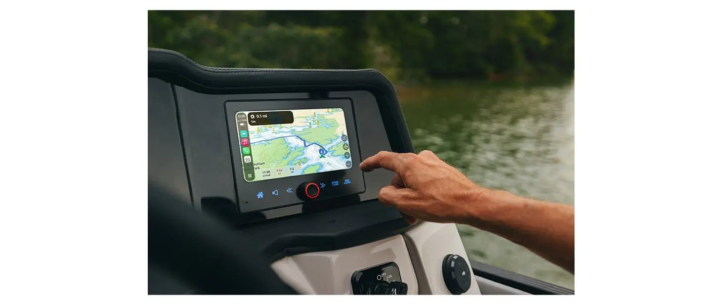 Crest and Balise Bring Savvy Navvy to Pontoon Displays — official British Marine image