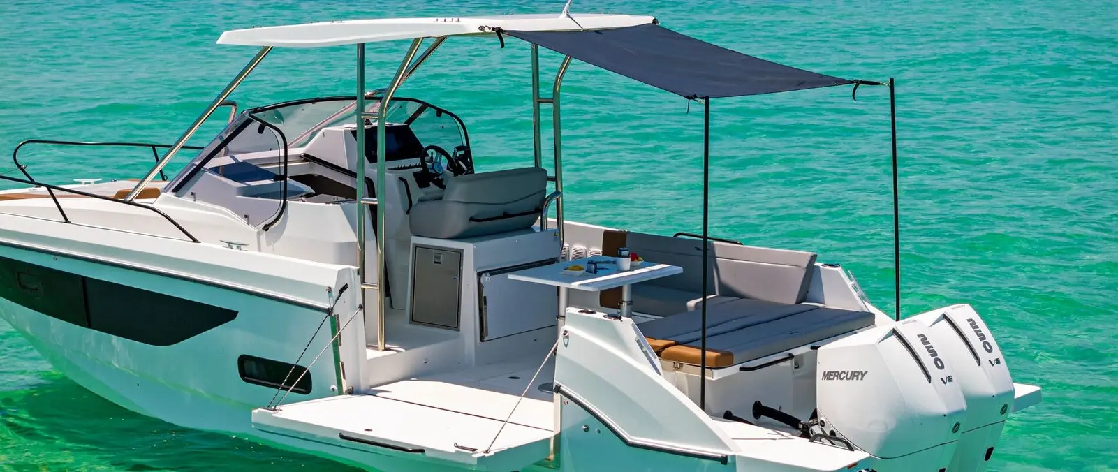 Official boat-builder photograph | BENETEAU Flyer 9 SUNdeck Adds Opening Side Platform to 9.1m Weekender