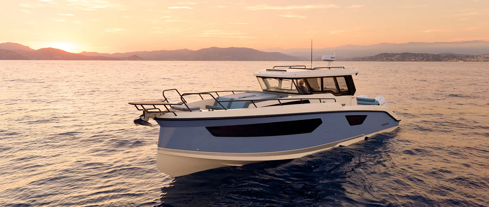 LBG Brunswick Reports 67% Mercury Share of Cannes Displayed Outboards — official source image