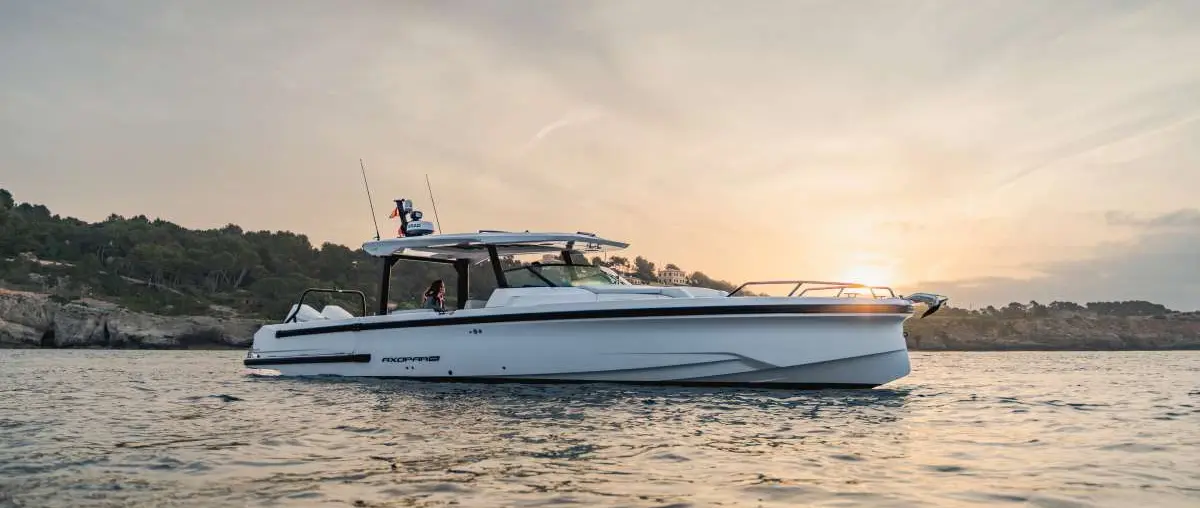 Axopar Launches 38 Sun Top for Open-Air Cruising