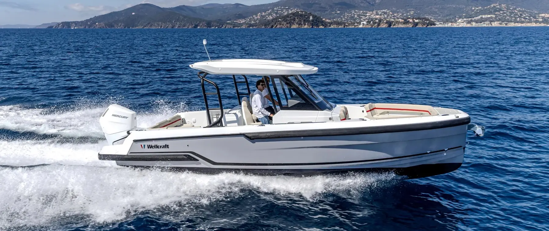 Official boat-builder photograph | Wellcraft 28 T-Top and Explorer head to Fort Lauderdale for U.S. showcase