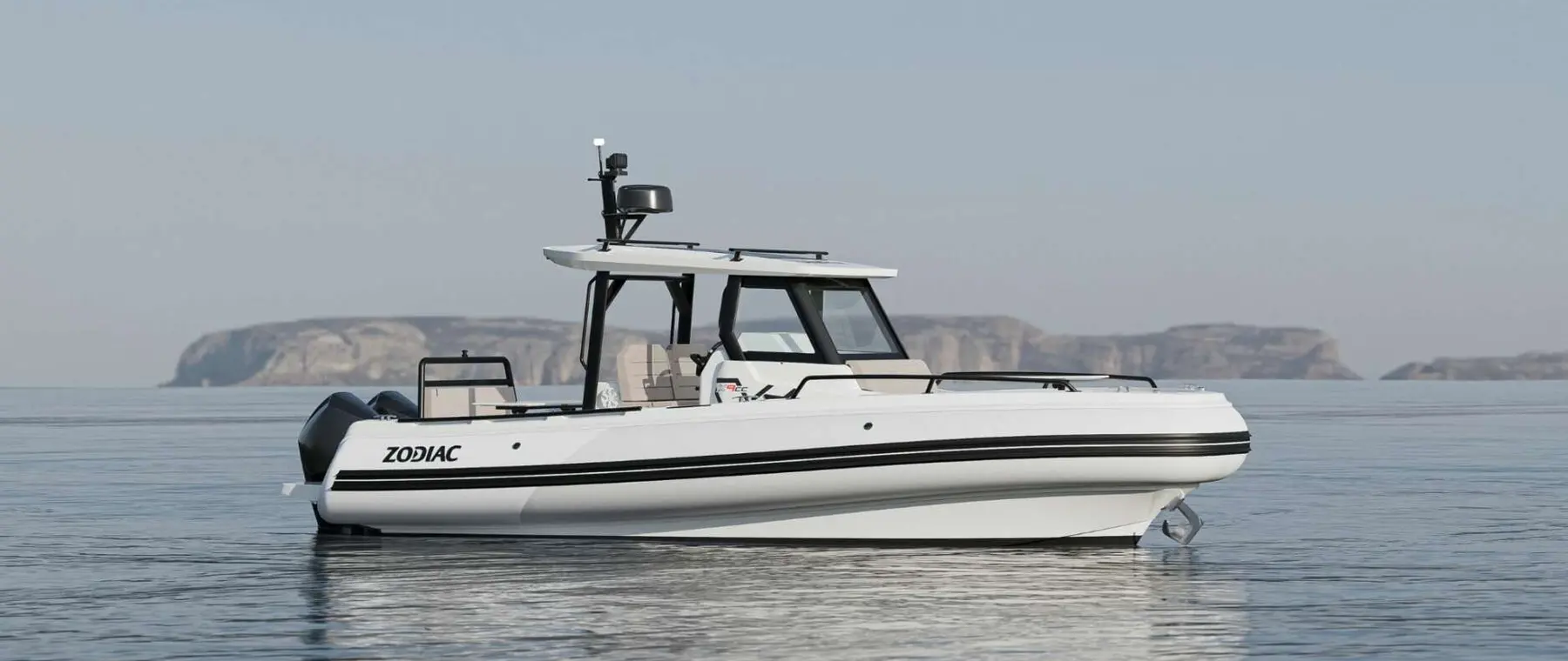 LBG Zodiac X9CC Brings 8.72m Centre-Console Cruising to Cannes — official source image