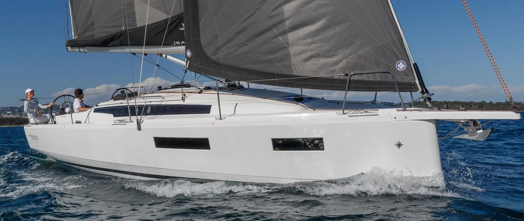 Jeanneau Sets Cap Camarat and Merry Fisher Range for Barcelona — official Jeanneau image