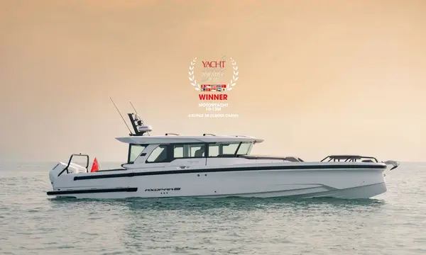 Axopar 38 Cross Cabin Wins Yacht Style 10-12m Award