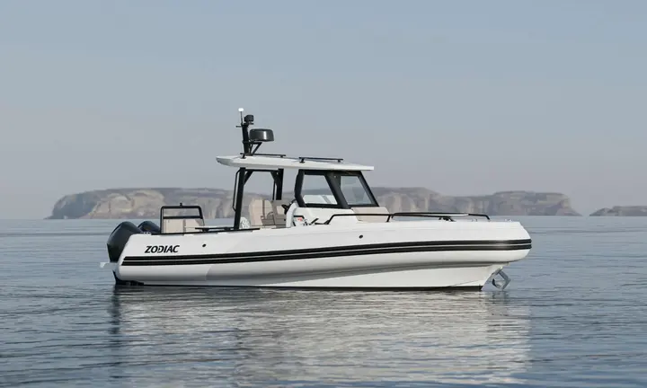 LBG Zodiac X9CC Brings 8.72m Centre-Console Cruising to Cannes — official source image