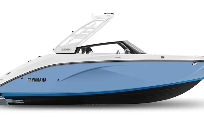Official boat-builder photograph | Yamaha 222SD Uses Twin Jet Drives to Make Family Handling Easier