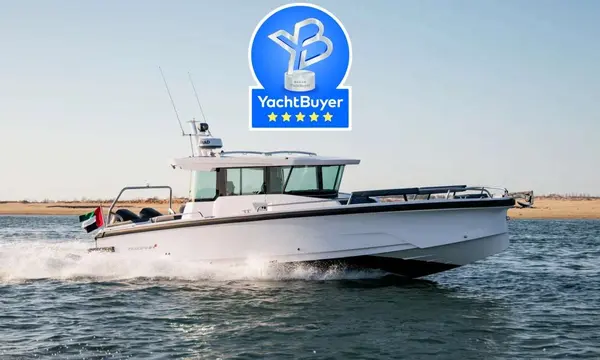 Axopar 29 XC Receives YachtBuyer 5-Star Trophy