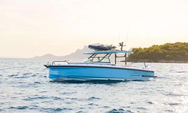 Axopar 37 Retains U.S. Sales Lead in Its Class