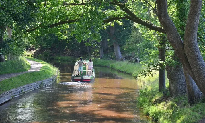 Official source-specific editorial image. Source: https://canalrivertrust.org.uk/boating/boating-news-and-views/the-boaters-update/boaters-update-11-sep-2026