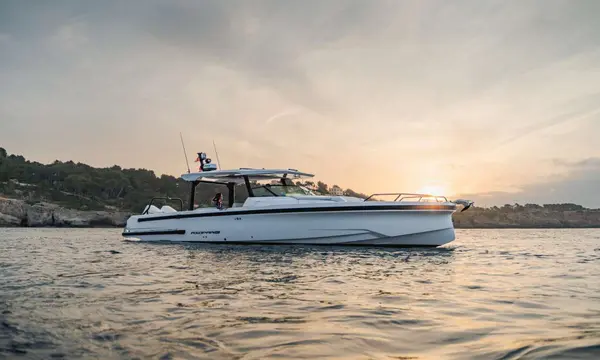 Axopar Launches 38 Sun Top for Open-Air Cruising