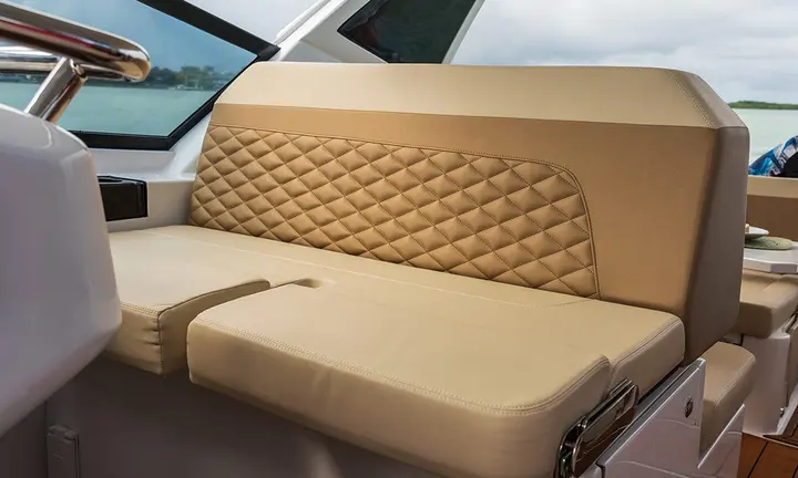 Official boat-builder photograph | Aquila 32 Sport: 9.86m Power Catamaran for Active Dayboating
