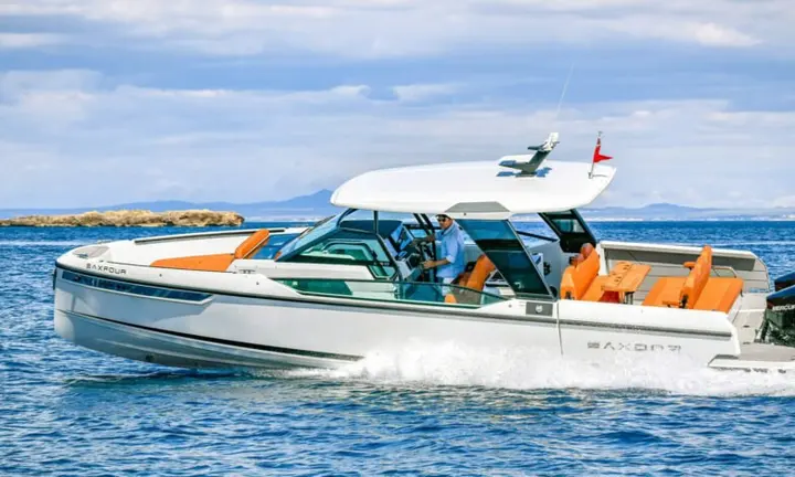 Official source-specific editorial image. Source: https://saxdoryachts.com/models/saxdor-320-gto/