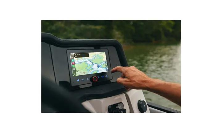 Crest and Balise Bring Savvy Navvy to Pontoon Displays — official British Marine image