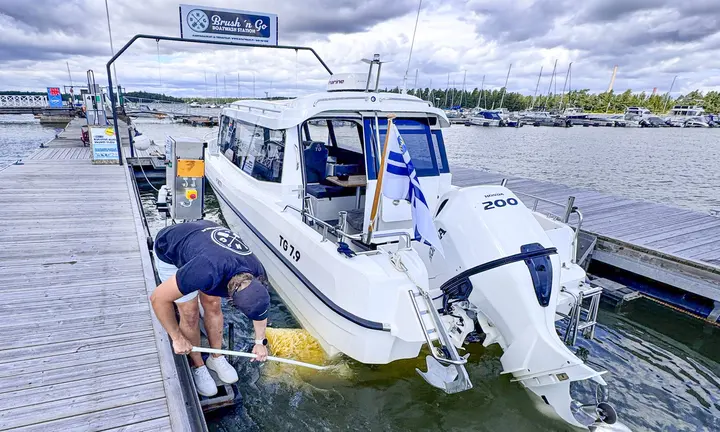 Brush 'n Go Finnish hull-cleaning trial — official company image | Official source: https://yachtingventures.co/can-a-clean-hull-cut-fuel-consumption-finnish-boaters-put-it-to-the-test/
