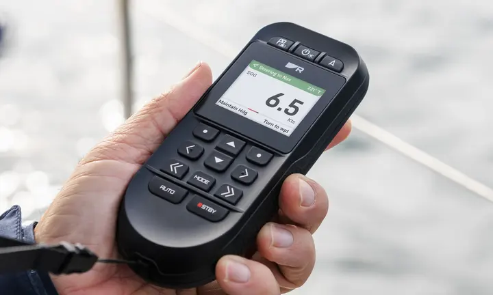 LBG Raymarine RCU-1 Puts Wireless Autopilot and MOB Controls at Hand — official source image