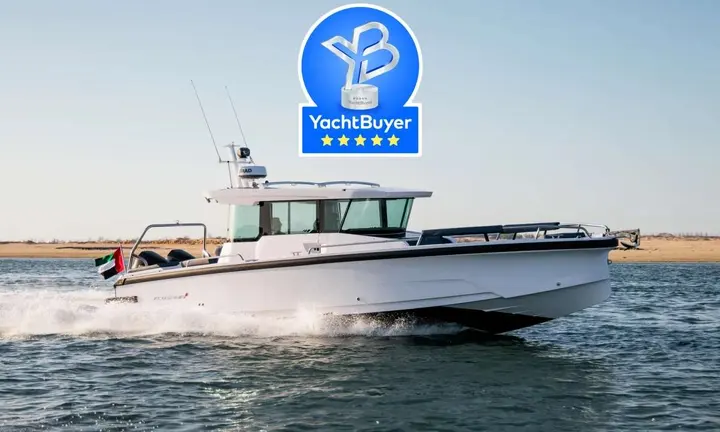 Axopar 29 XC Receives YachtBuyer 5-Star Trophy