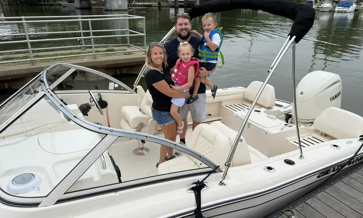 Ohio Family Receives Grady-White Freedom 215 in BoatUS Draw — official BoatUS Foundation image