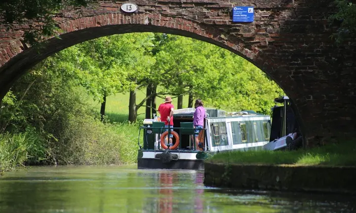 Official source-specific editorial image. Source: https://canalrivertrust.org.uk/news-and-views/news/dedicated-welfare-team-helps-boaters-access-support