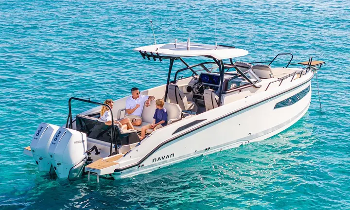 Official source-specific editorial image. Source: https://www.navan-boats.com/boats/s30