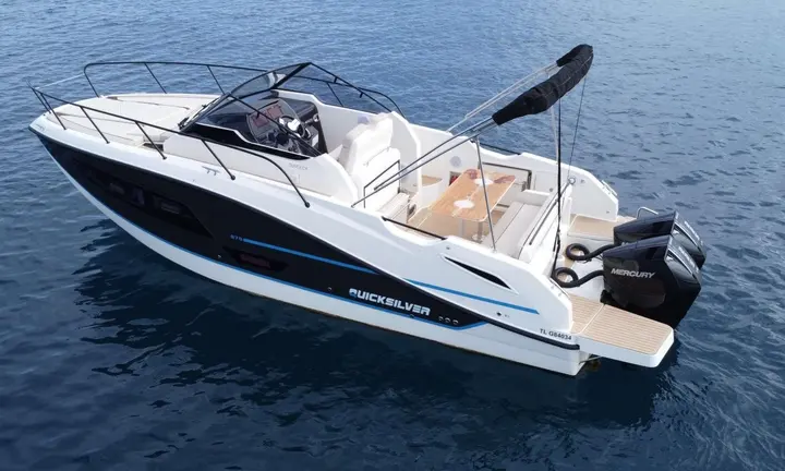 Official source-specific editorial image. Source: https://www.quicksilver-boats.com/int/en/activ-875-sundeck/
