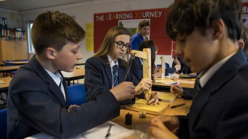Royal Society Awards £105,000 for Canal-Based School Science — source-specific editorial photograph