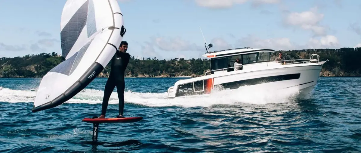 Merry Fisher 895 Sport — official Jeanneau image