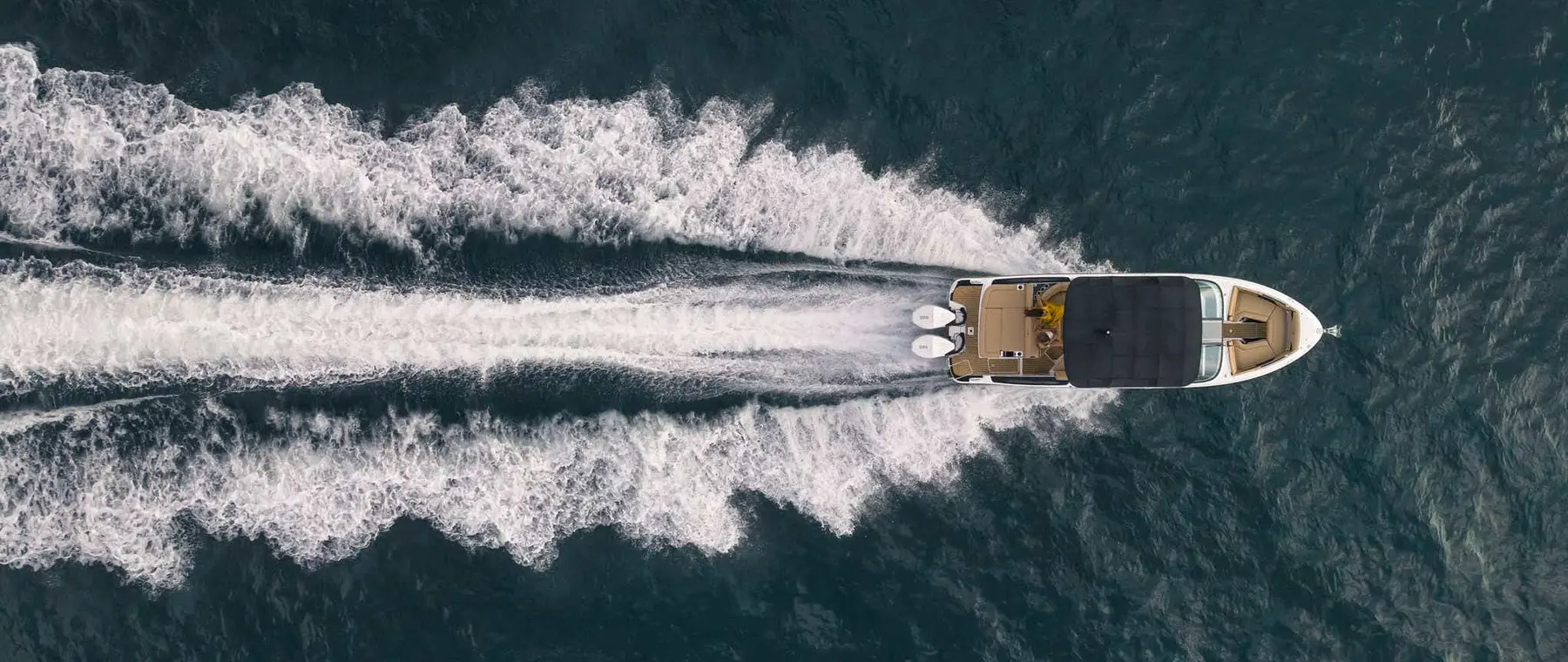 SLX 280 Outboard — official Sea Ray Boats image