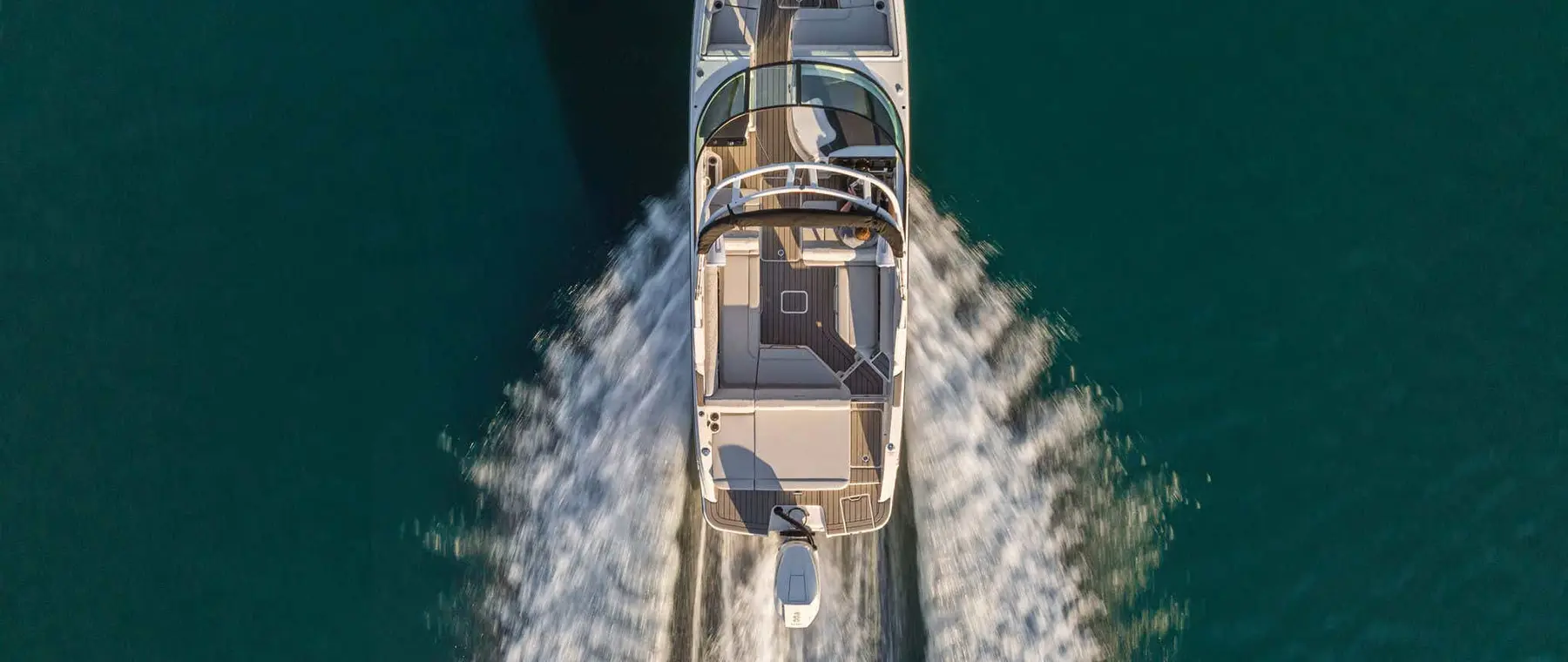 SDX 270 Outboard — official Sea Ray Boats image