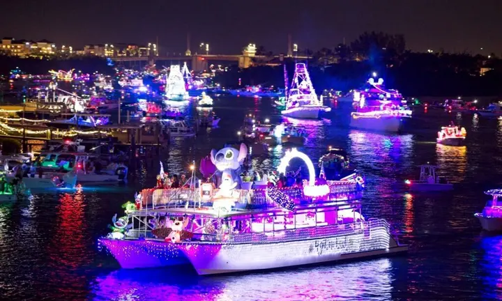 MIAPBC official Palm Beach Holiday Boat Parade photo by Sean Paul Photography.