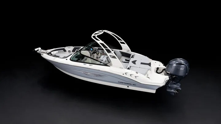 Chaparral 21 SSi Ski & Fish OB — official Chaparral image