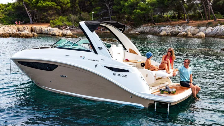 Sundancer 265 — official Sea Ray Boats image