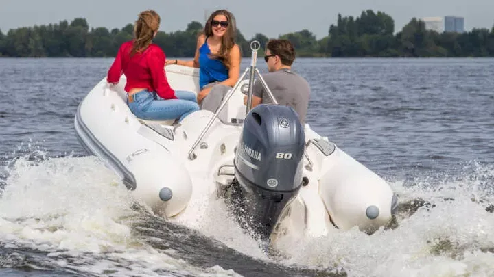 YACHTLINE 490 — official Zodiac Nautic image