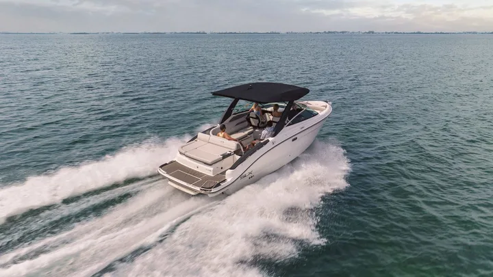 SLX 280 — official Sea Ray Boats image