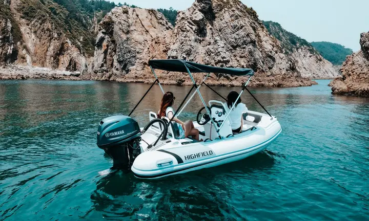 Sport 330 — official Highfield Boats image