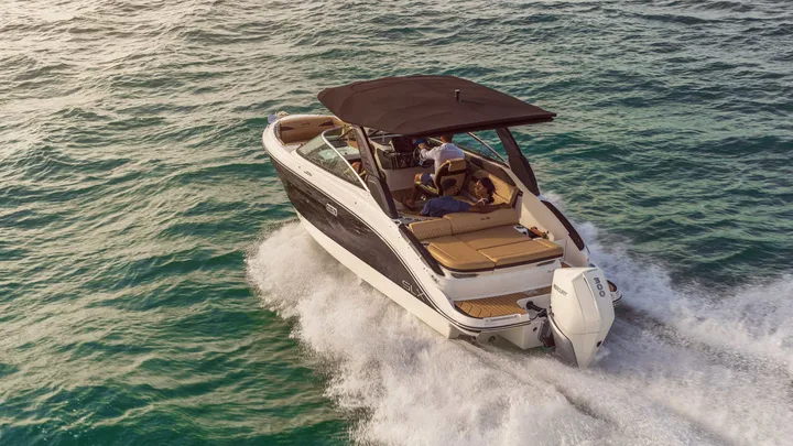 SLX 260 Outboard — official Sea Ray Boats image