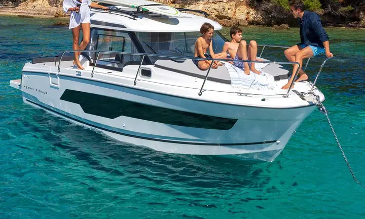 Merry Fisher 795 — official Jeanneau image