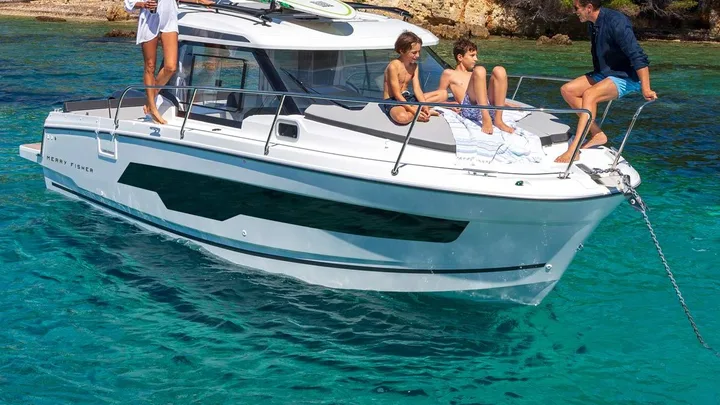 Merry Fisher 795 — official Jeanneau image