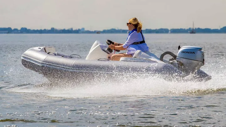 YACHTLINE 360 — official Zodiac Nautic image