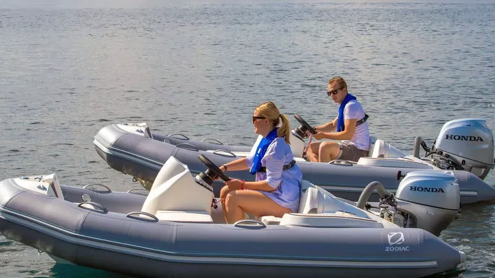 YACHTLINE 440 — official Zodiac Nautic image