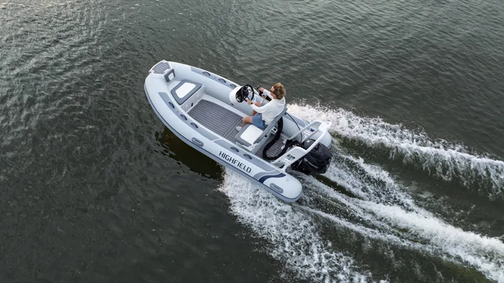 Classic 400 — official Highfield Boats image