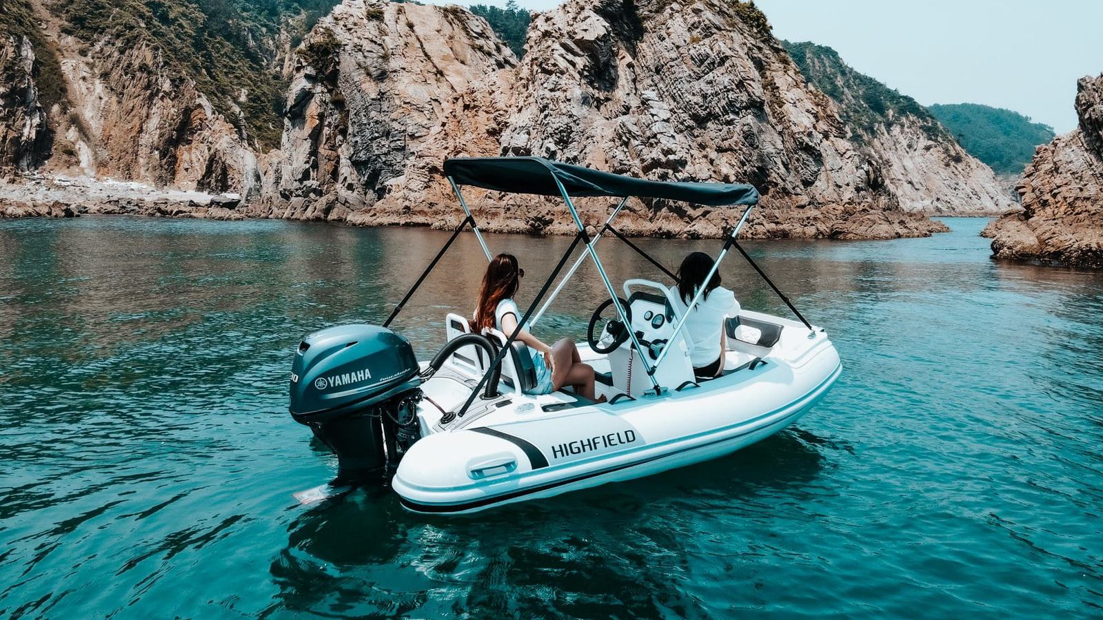 Sport 330 — official Highfield Boats image