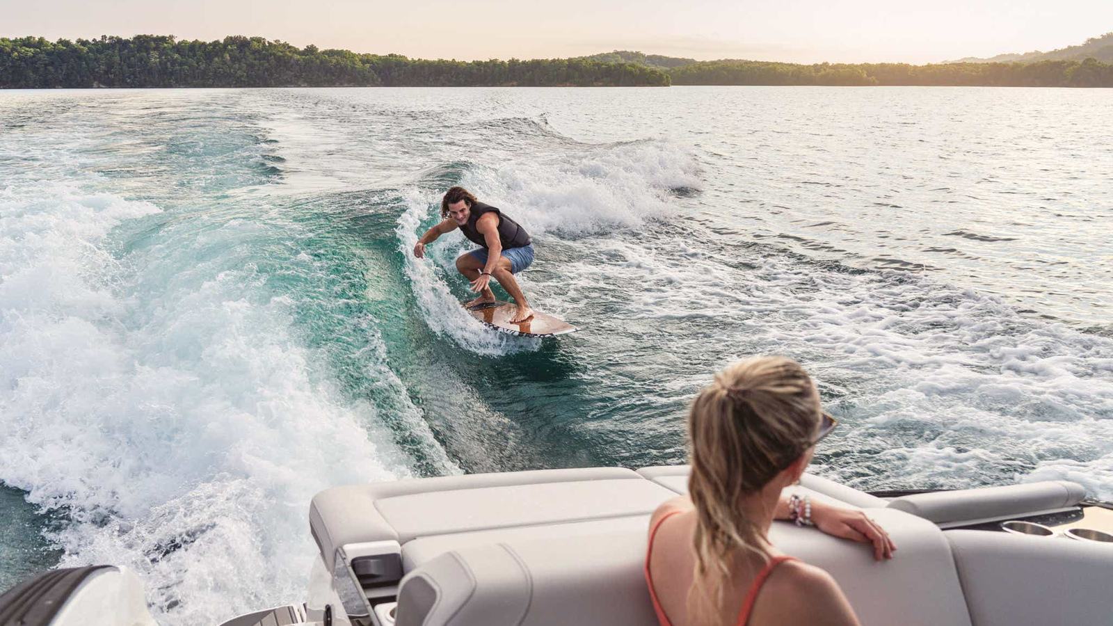 SLX 260 Surf — official Sea Ray Boats image