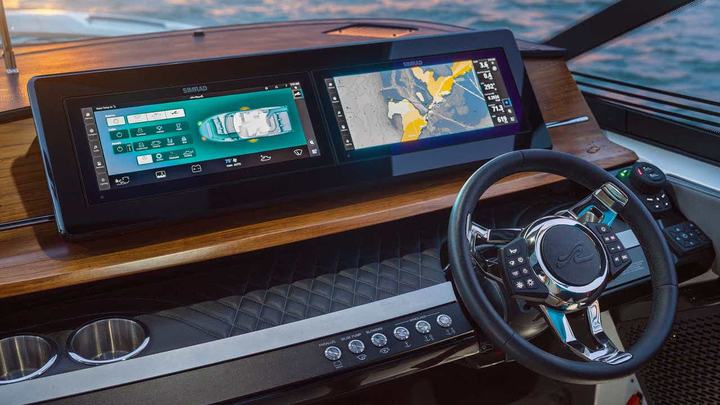 SLX 360 Outboard — official Sea Ray Boats image