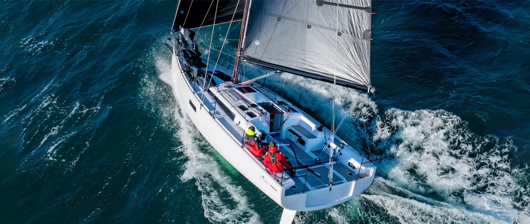 First 36 SE — official Beneteau image