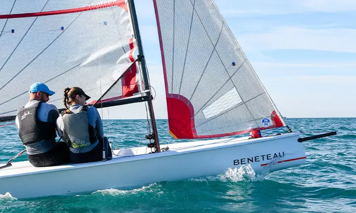 First 14 SE — official Beneteau image