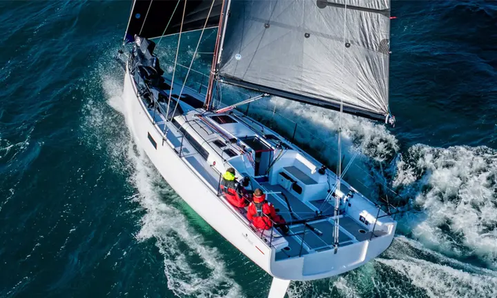 First 36 SE — official Beneteau image