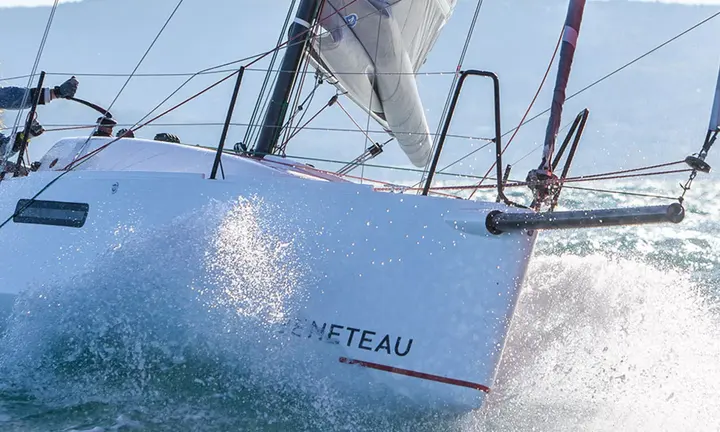 First 27 SE — official Beneteau image