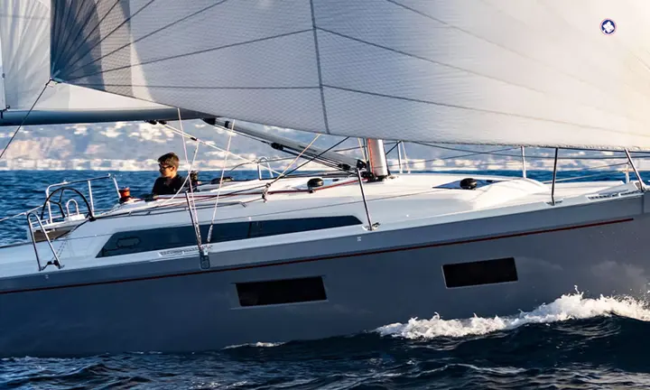 Oceanis 34.1 — official Beneteau image