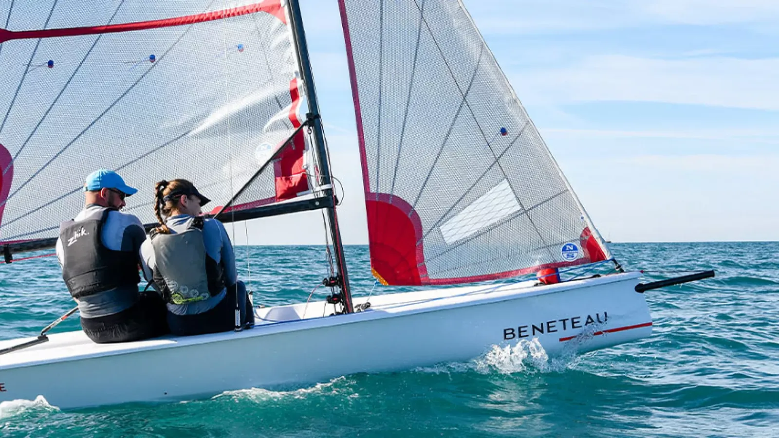 First 14 SE — official Beneteau image